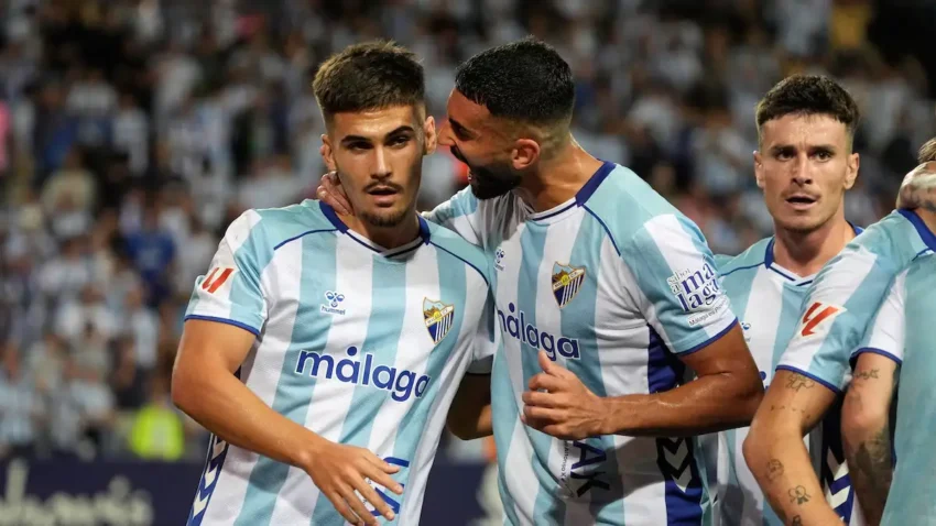 El Málaga espanta fantasmas y golea al líder